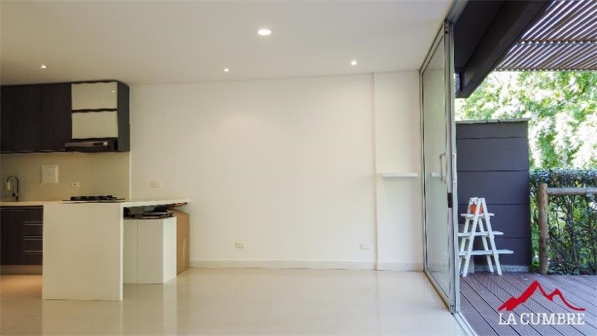Casa de 3 alcobas en venta en Loma Del Chocho, Envigado, 270 m² · foto 5 de 17