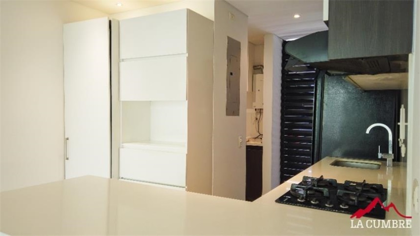Casa de 3 alcobas en venta en Loma Del Chocho, Envigado, 270 m² · foto 6 de 17
