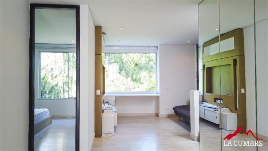 Casa de 3 alcobas en venta en Loma Del Chocho, Envigado, 270 m² · foto 12 de 17