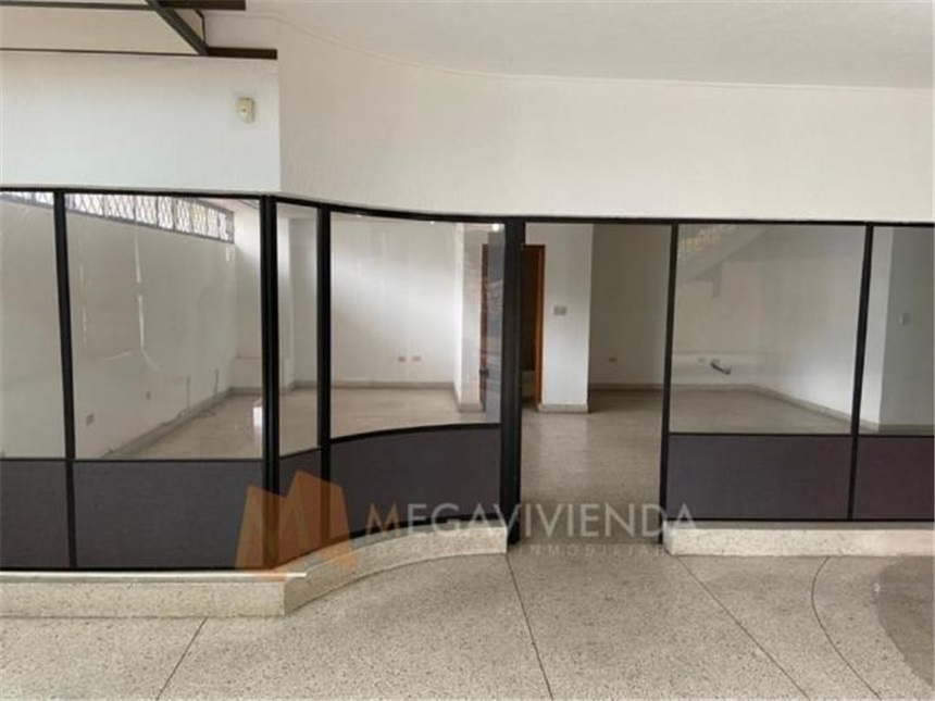 Edificio en Arriendo - Vista 2