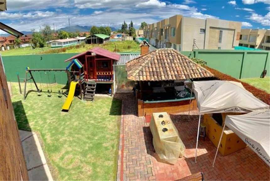 Casa en venta en La Estrella, Chía · foto 3 de 24
