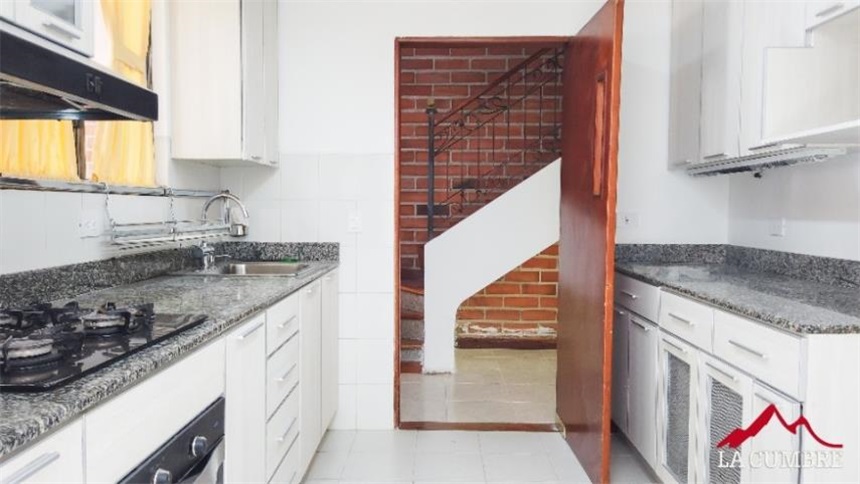 Casa de 3 alcobas en venta en El Tesoro, Medellín, 240 m² · foto 6 de 14