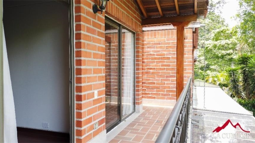 Casa de 3 alcobas en venta en El Tesoro, Medellín, 240 m² · foto 13 de 14