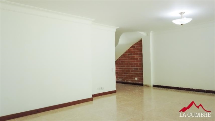 Casa de 3 alcobas en venta en El Tesoro, Medellín, 240 m² · foto 7 de 14
