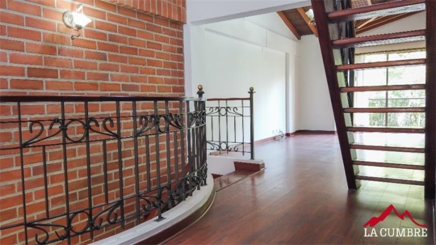 Casa de 3 alcobas en venta en El Tesoro, Medellín, 240 m² · foto 10 de 14