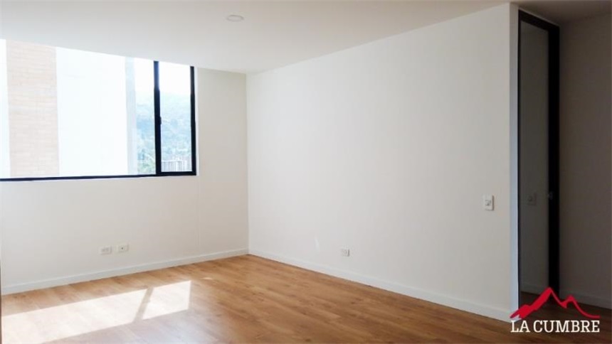 Apartamento de 3 alcobas en venta en Loma De Las Brujas, Envigado, 182 m² · foto 16 de 24