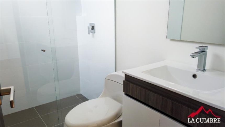 Apartamento de 3 alcobas en venta en Loma De Las Brujas, Envigado, 182 m² · foto 8 de 24