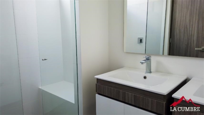 Apartamento de 3 alcobas en venta en Loma De Las Brujas, Envigado, 182 m² · foto 18 de 24