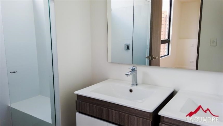 Apartamento de 3 alcobas en venta en Loma De Las Brujas, Envigado, 182 m² · foto 19 de 24