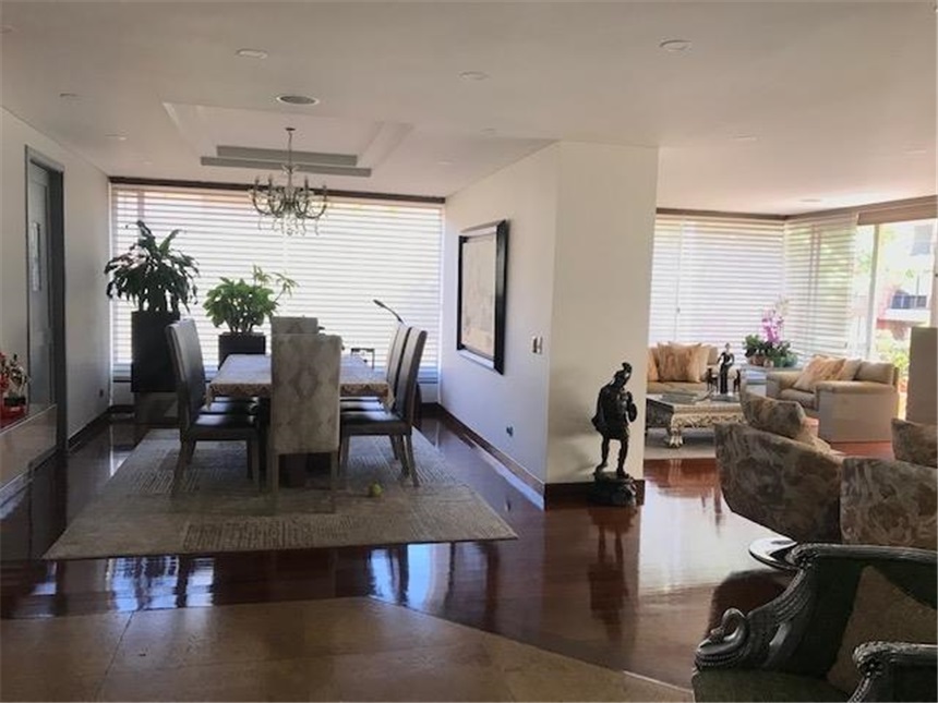 Apartamento en venta en Chico Norte, Bogotá · foto 4 de 24