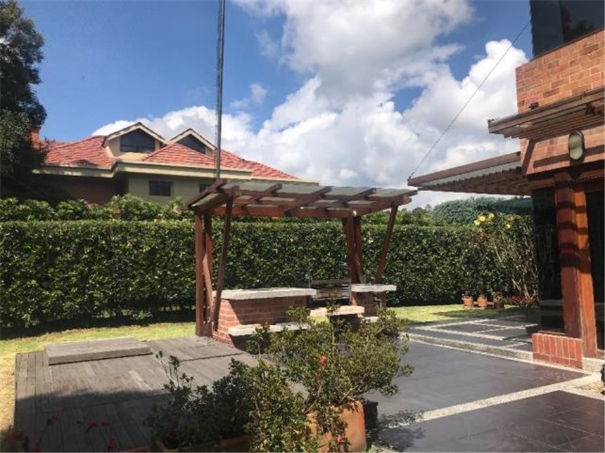 Casa de 4 alcobas en venta en Aposentos, Cota, 1100 m² · foto 23 de 24