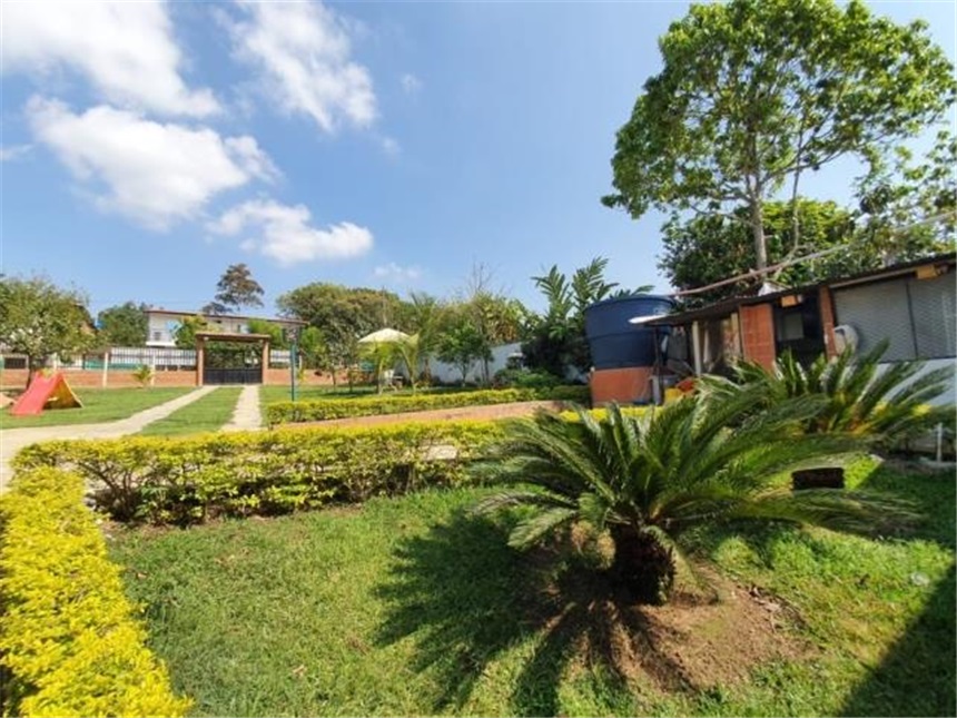 Casa de 7 alcobas en venta en Ruitoque, Girón, 1000 m² · foto 11 de 17