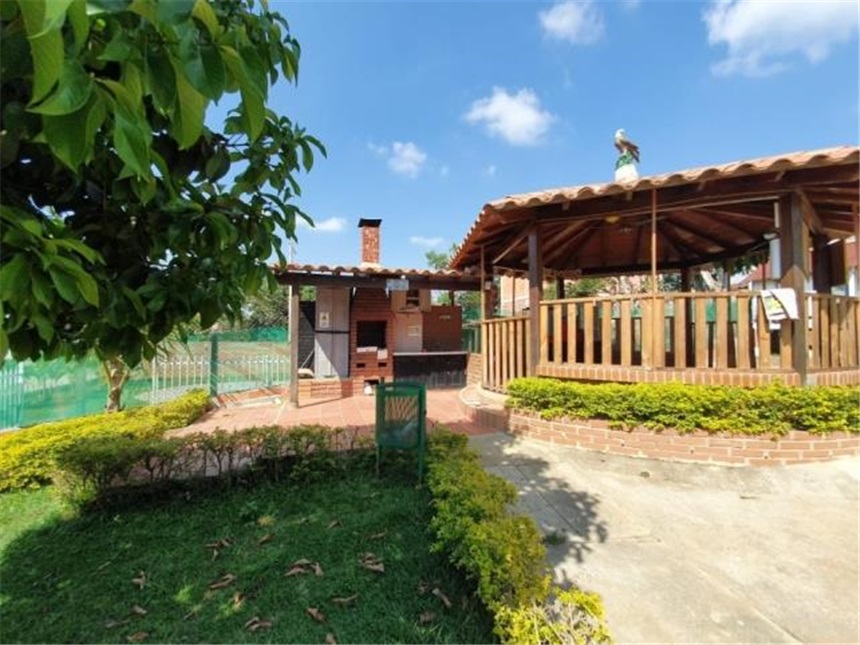 Casa de 7 alcobas en venta en Ruitoque, Girón, 1000 m² · foto 5 de 17
