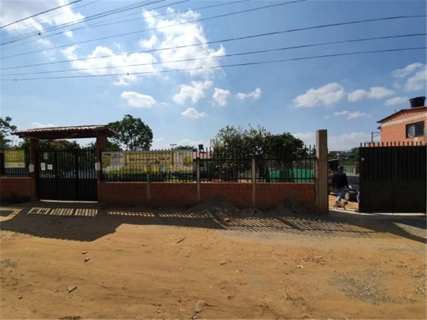 Casa de 7 alcobas en venta en Ruitoque, Girón, 1000 m² · foto 10 de 17