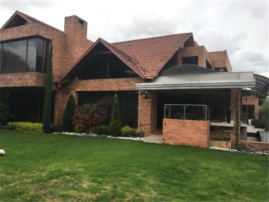 Casa en venta en San Jose De Bavaria, Bogotá · foto 10 de 24