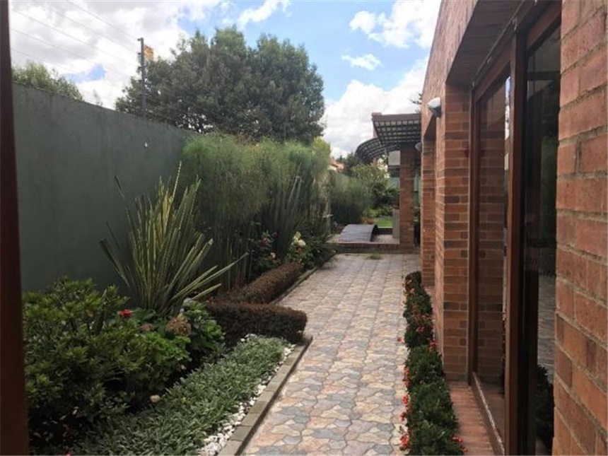 Casa en venta en San Jose De Bavaria, Bogotá · foto 7 de 24