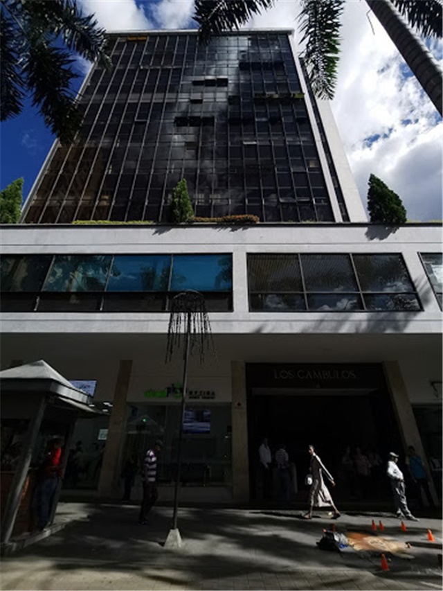 Local en arriendo en La Candelaria, Medellín, 28 m² · foto 2 de 9