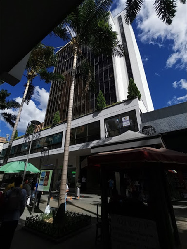 Local en arriendo en La Candelaria, Medellín, 28 m² · foto 4 de 9