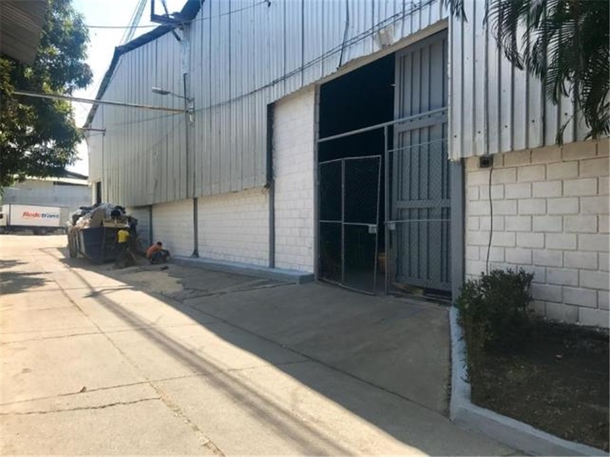 Bodega en Arriendo - Más