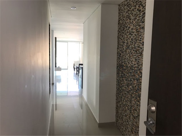 Apartamento de 3 alcobas en venta en Manga, Cartagena, 125 m² · foto 4 de 10