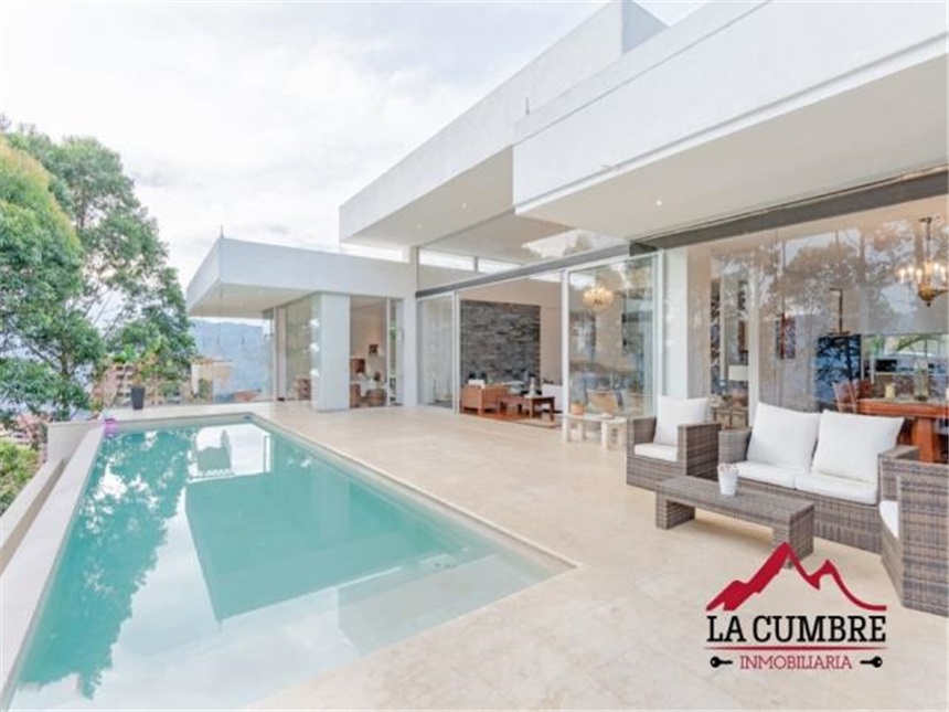 Casa de 3 alcobas en venta en El Tesoro, Medellín, 415 m² · foto 10 de 10