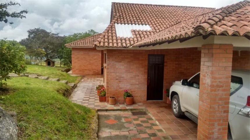 Casa de 3 alcobas en venta en Siberia, Cota, 180 m² · foto 3 de 23