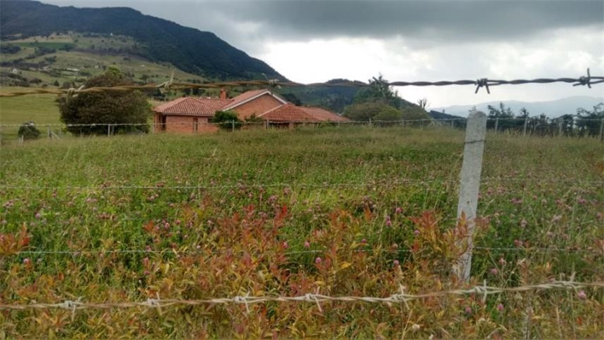 Casa de 3 alcobas en venta en Siberia, Cota, 180 m² · foto 2 de 23
