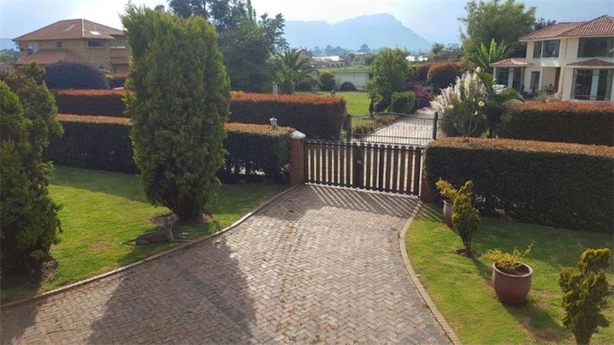 Casa de 3 alcobas en venta en Cr. Las Huertas De Cajica I, Cajicá, 216 m² · foto 2 de 11