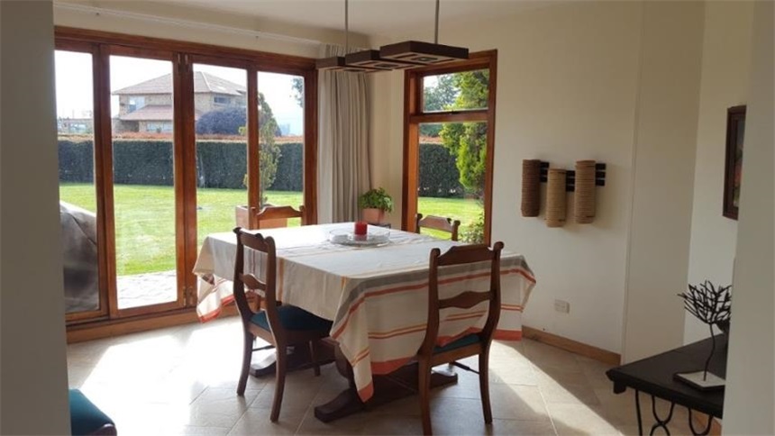 Casa de 3 alcobas en venta en Cr. Las Huertas De Cajica I, Cajicá, 216 m² · foto 4 de 11