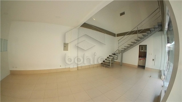 Local en Arriendo - Más