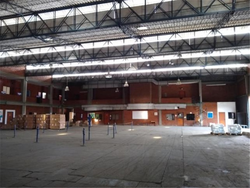 Bodega en Arriendo - Más