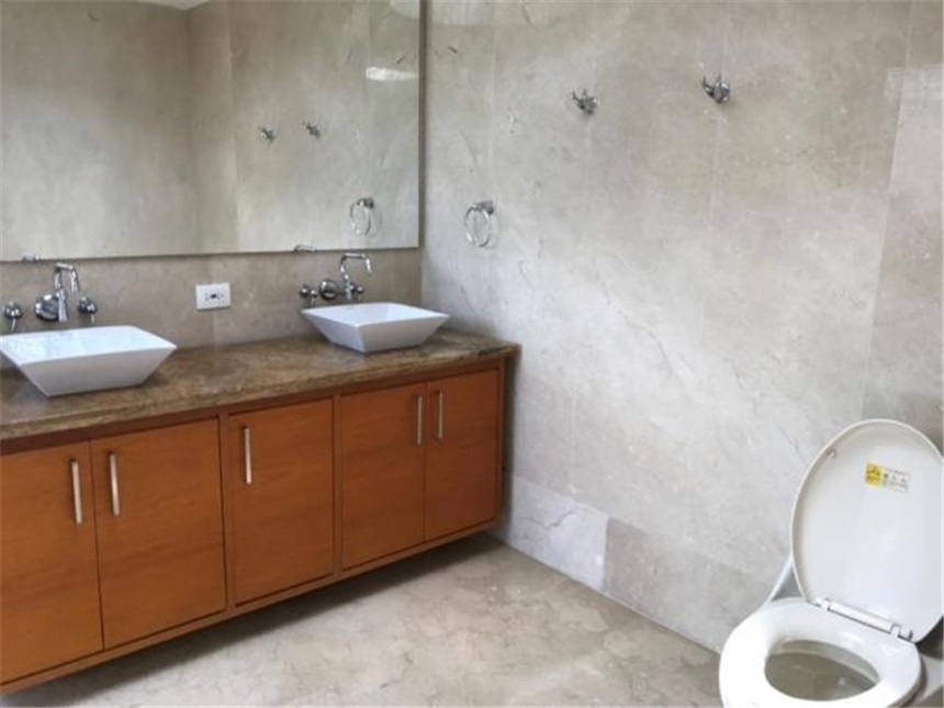 Casa de 4 alcobas en venta en Lagos De Torca, Bogotá, 330 m² · foto 14 de 24