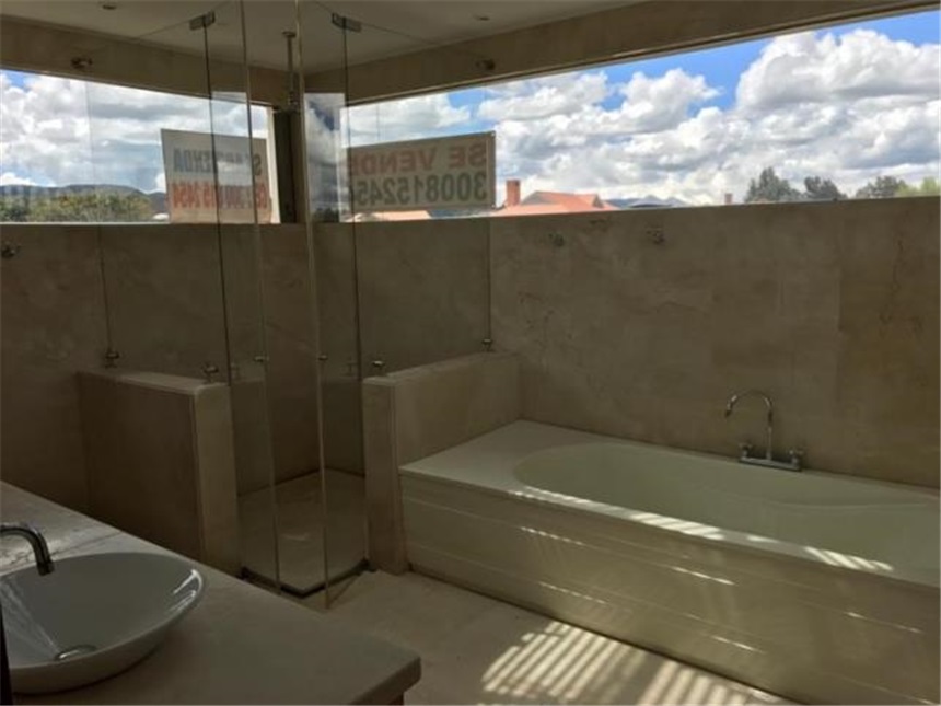Casa de 4 alcobas en venta en Lagos De Torca, Bogotá, 330 m² · foto 9 de 24