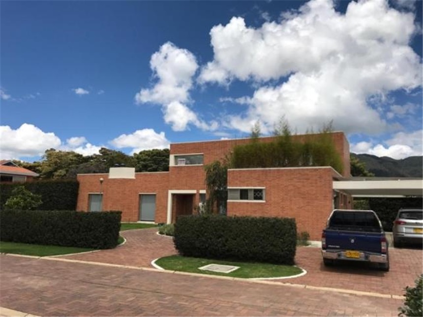 Casa de 4 alcobas en venta en Lagos De Torca, Bogotá, 330 m² · foto 3 de 24