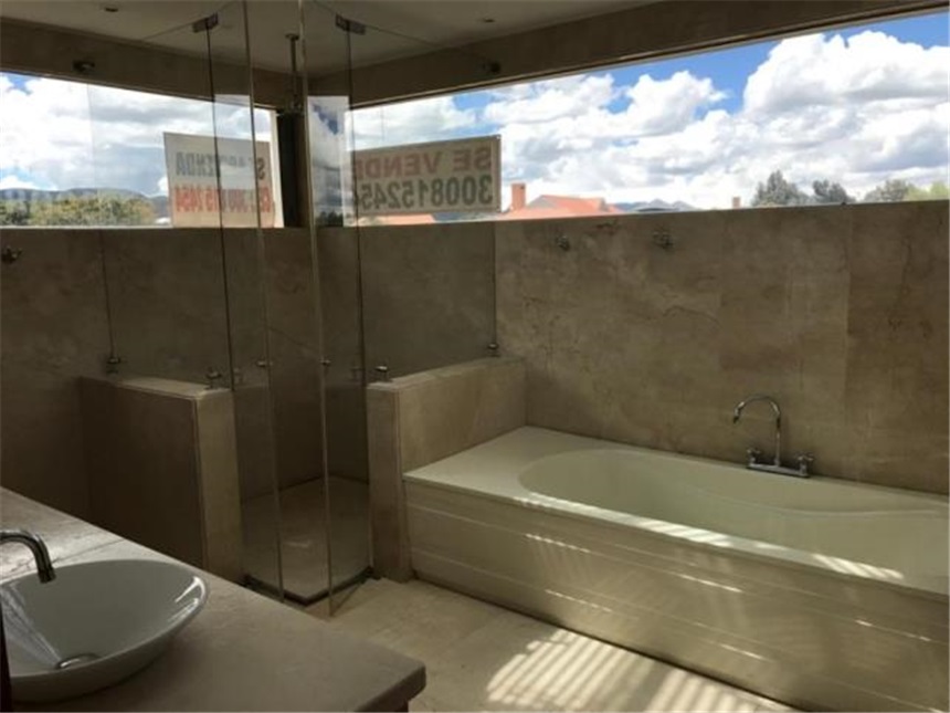 Casa de 4 alcobas en venta en Lagos De Torca, Bogotá, 330 m² · foto 13 de 24