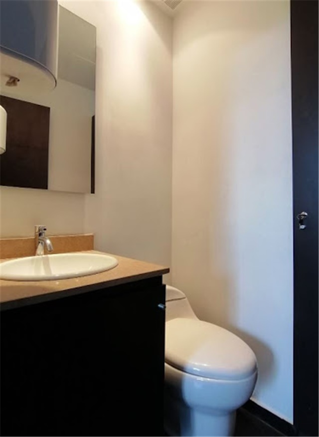 Oficina en arriendo en Manila, Medellín, 50 m² · foto 9 de 11