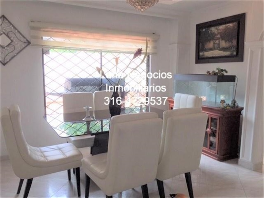 Casa de 5 alcobas en venta en Lagos Del Cacique, Bucaramanga, 492 m² · foto 7 de 24
