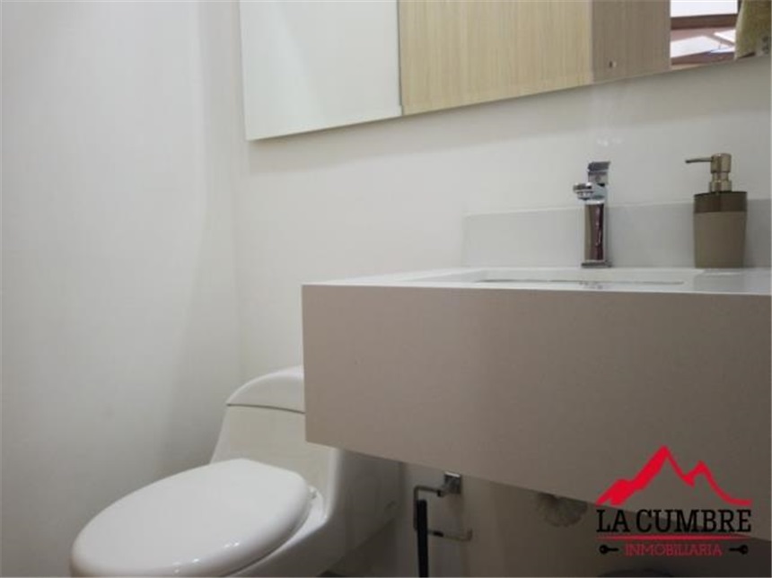 Casa de 3 alcobas en venta en Loma El Atravesado, Envigado, 224 m² · foto 15 de 15