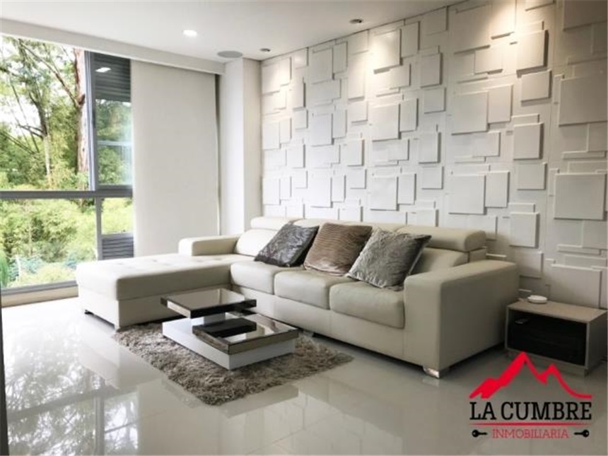 Casa de 3 alcobas en venta en Loma El Atravesado, Envigado, 224 m² · foto 2 de 15