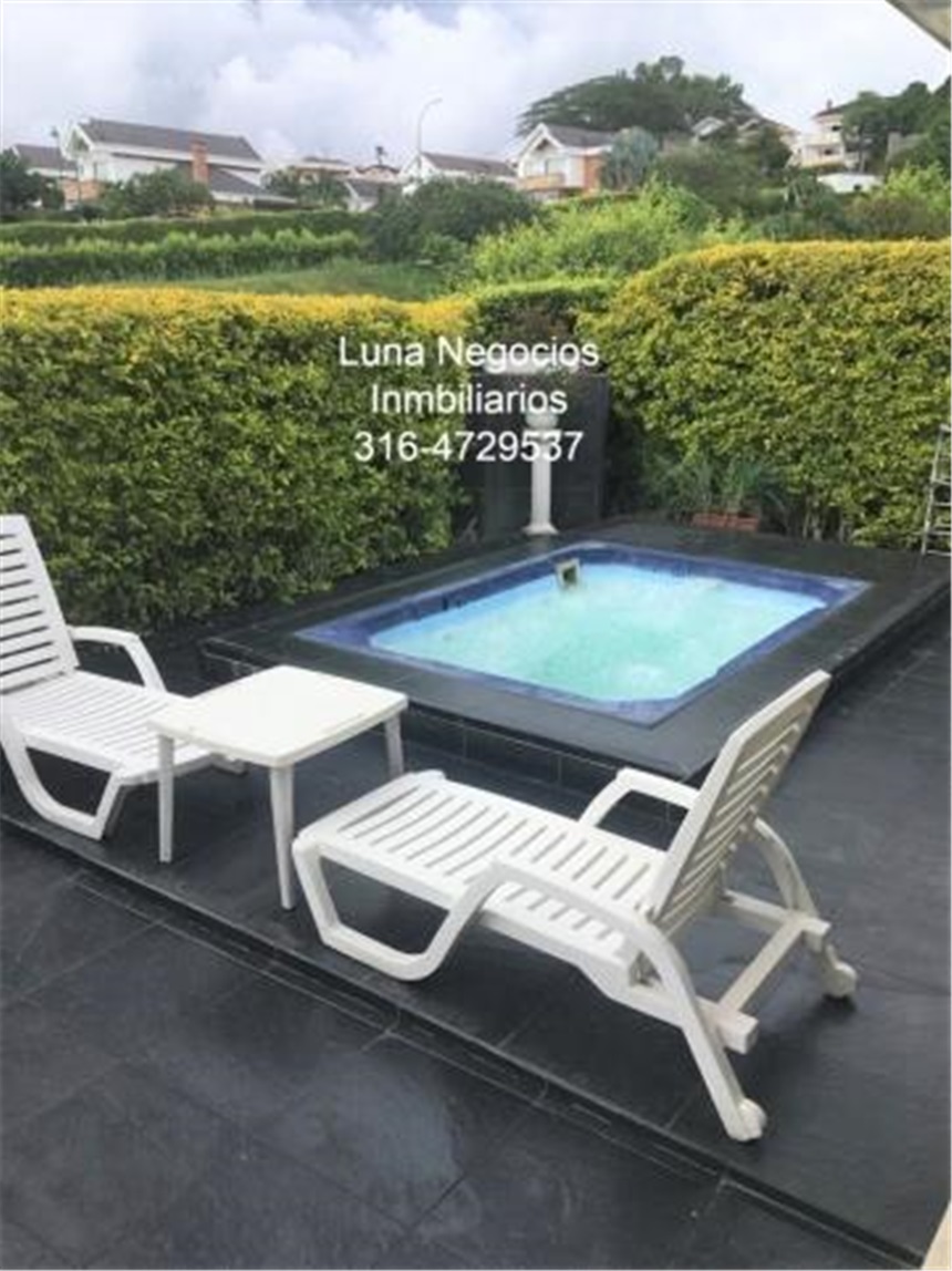 Casa de 5 alcobas en venta en Ruitoque Alto, Floridablanca, 380 m² · foto 2 de 12
