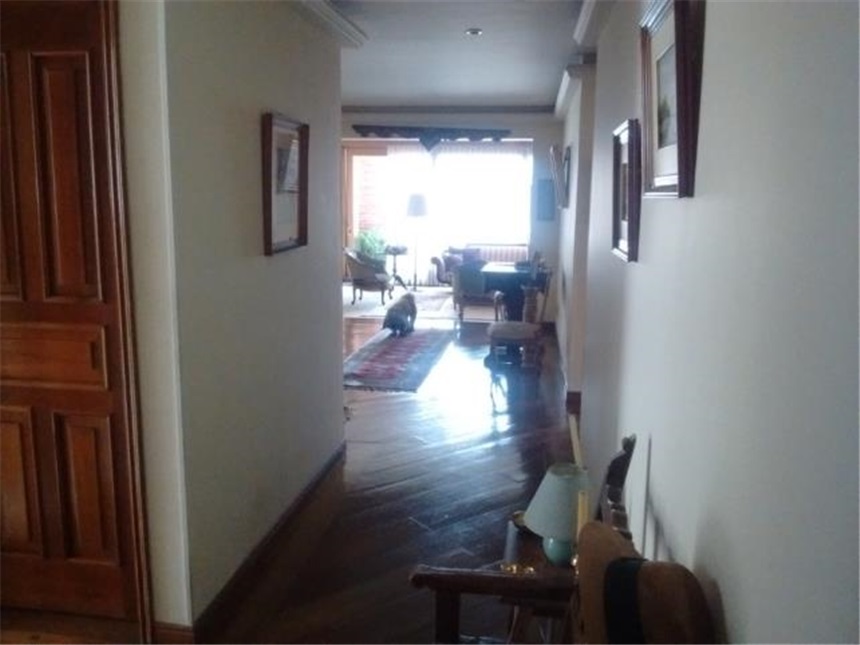 Apartamento de 3 alcobas en venta en Chicó Navarra, Bogotá, 229 m² · foto 13 de 21