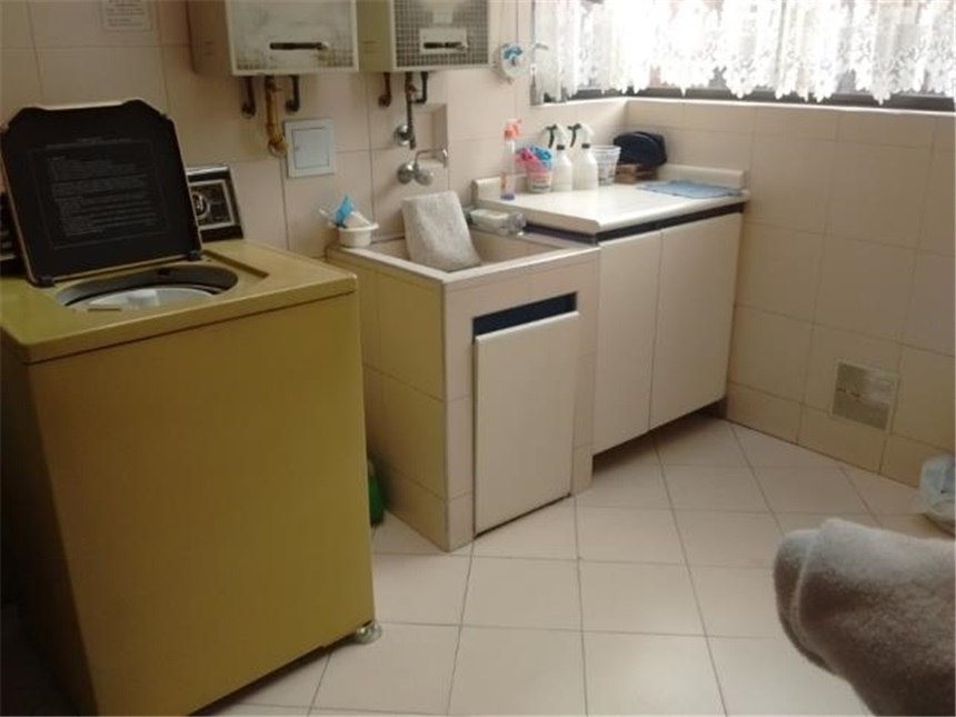 Apartamento de 3 alcobas en venta en Chicó Navarra, Bogotá, 229 m² · foto 16 de 21