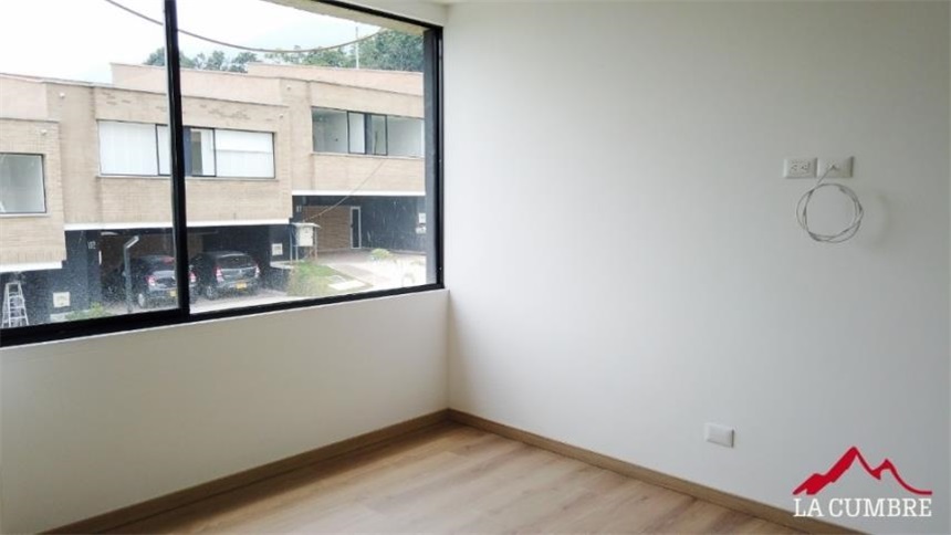 Casa de 3 alcobas en venta en Loma El Atravesado, Envigado, 230 m² · foto 18 de 20