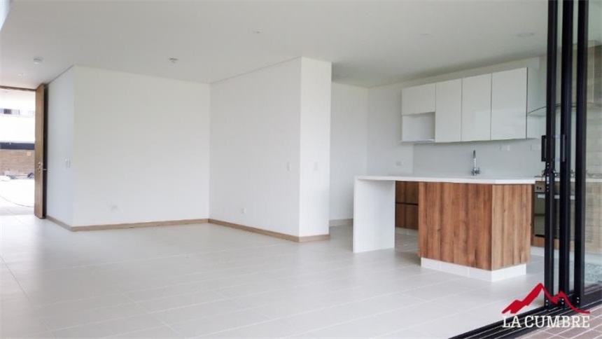 Casa de 3 alcobas en venta en Loma El Atravesado, Envigado, 230 m² · foto 5 de 20