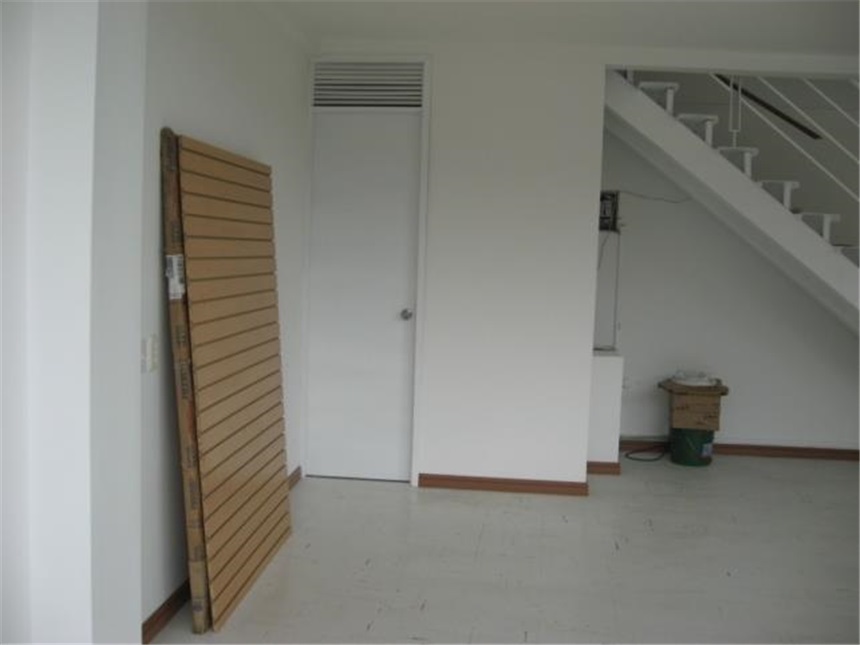 Local en Arriendo - Más