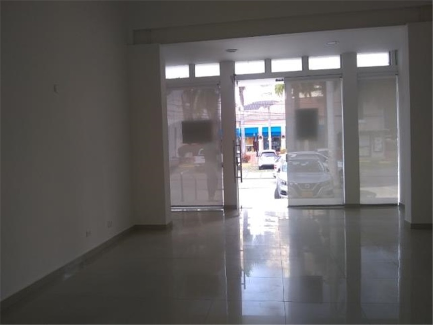 Local en Arriendo - Más