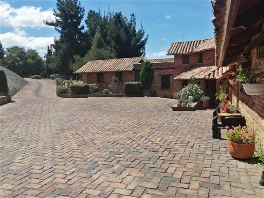 Casa en venta en Altos De Yerbabuena, Chía · foto 9 de 24