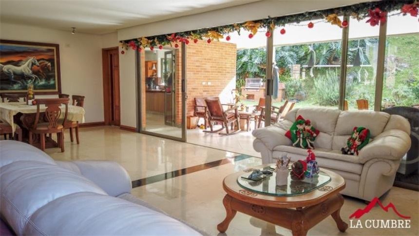 Casa en venta en El Poblado, Medellín 2