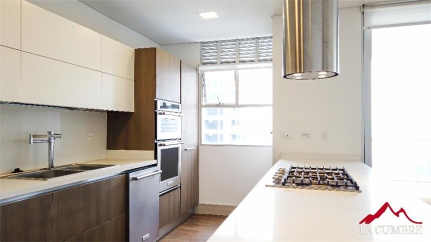 Apartamento en arriendo en El Poblado, Medellín · foto 6 de 15
