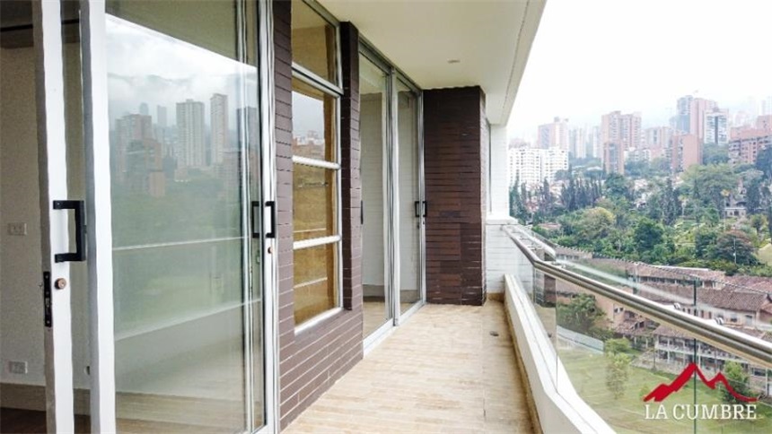 Apartamento en arriendo en El Poblado, Medellín · foto 3 de 15